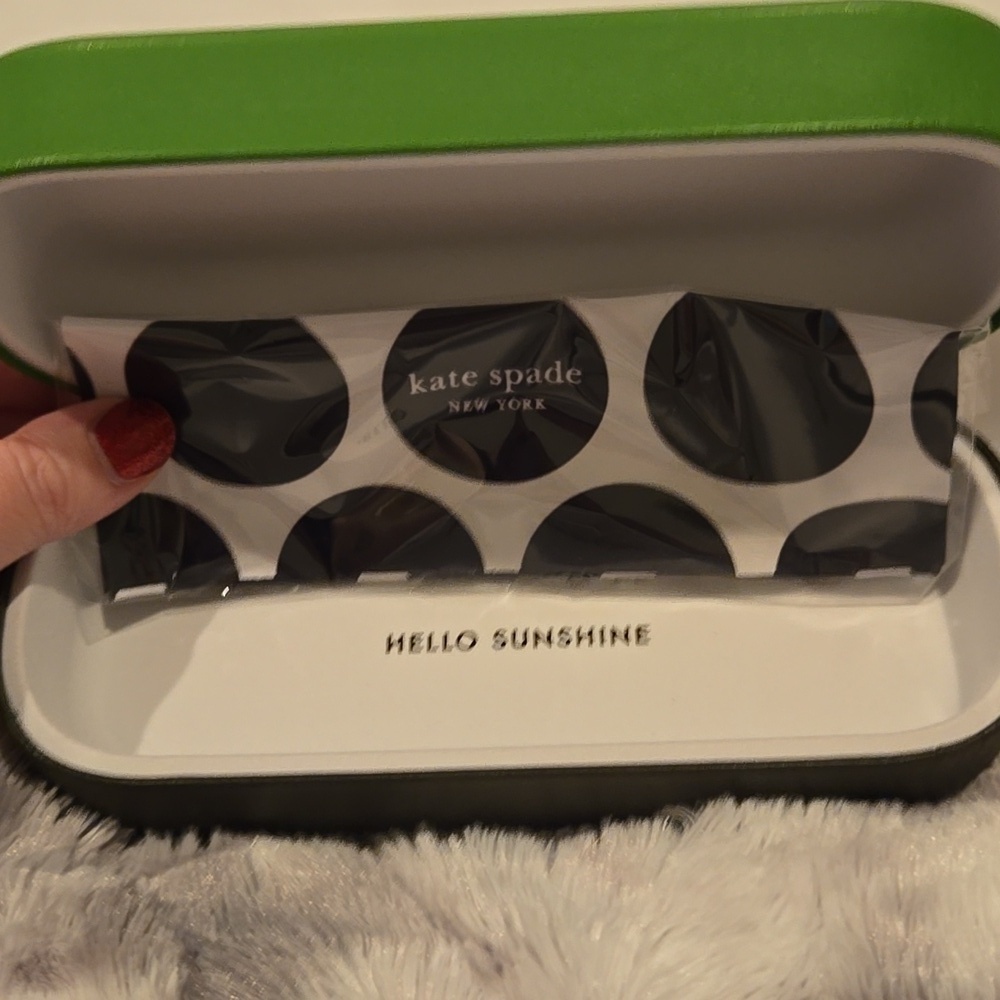 Kate Spade Maryam Gold and Black Oversized Sunglasses Brand New in Case - Picture 12 of 14